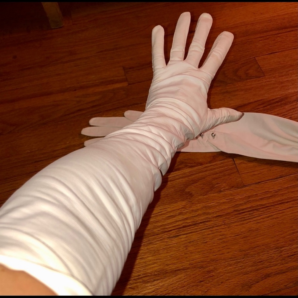 Vintage White Kid Leather Opera Gloves w/ buttons
